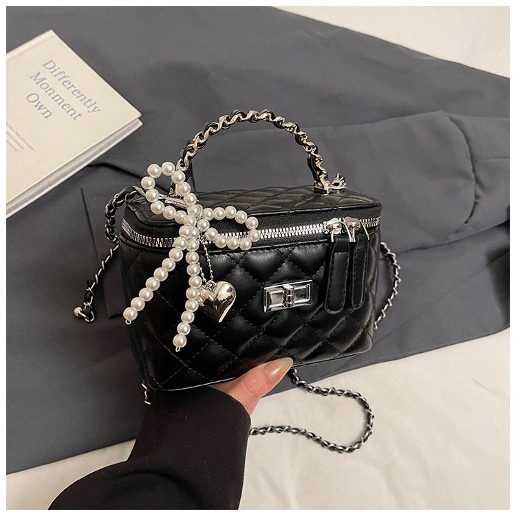 Xiaoxiangfeng rhombus chain single shoulder underarm bag women's 2025 spring new style fashionable and simple commuter messenger bag