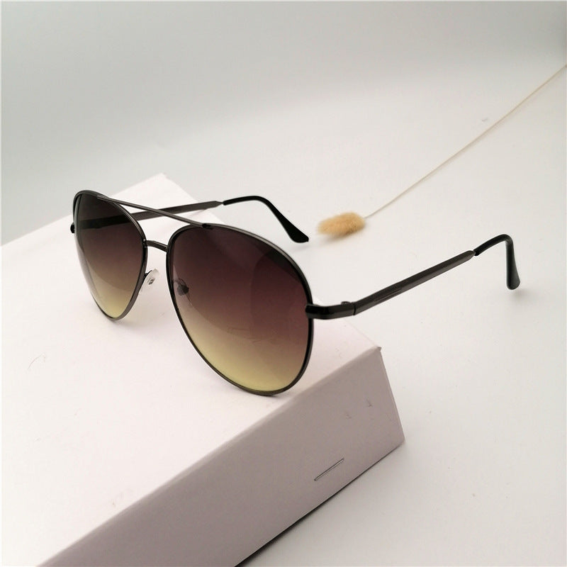 2022 new sunglasses men's sunglasses driving toad glasses women's tide personality Internet celebrity GM tide brown driving