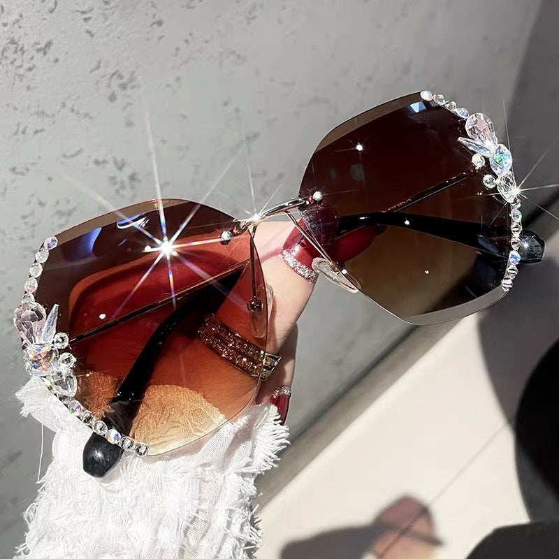 2022 new sunglasses women's UV protection sun protection diamond rhinestone sunglasses women's personality crystal ins Korean version tide