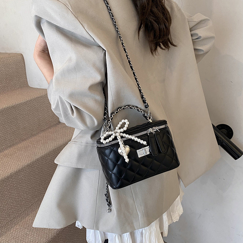Xiaoxiangfeng rhombus chain single shoulder underarm bag women's 2025 spring new style fashionable and simple commuter messenger bag