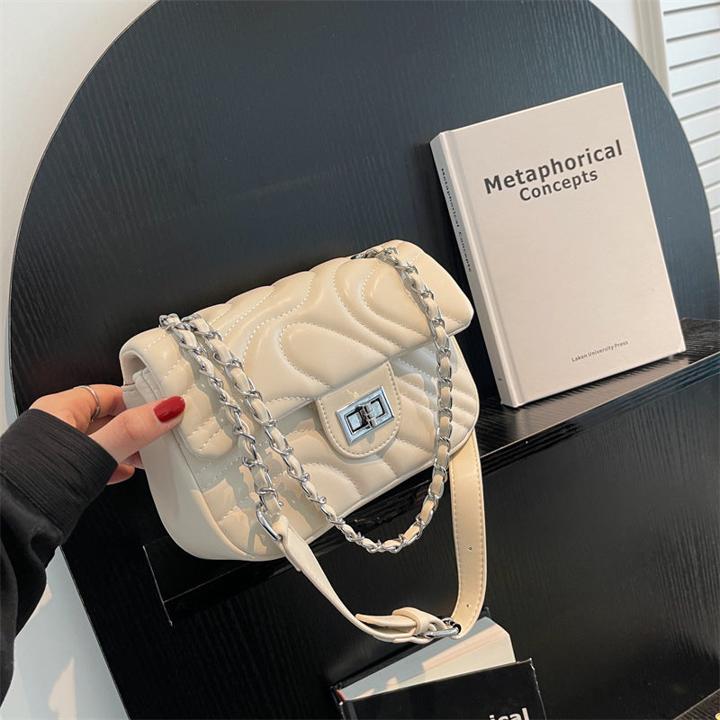Wholesale shoulder small bag women's versatile 2023 summer new fashion texture chain messenger bag women's small square bag