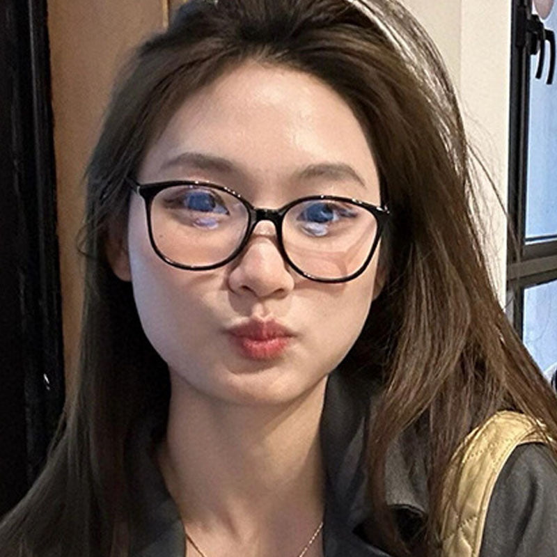 Xiaoxiangfeng black frame glasses female Internet celebrity plain artifact can be matched with degree ultra-light small face oval cat glasses frame 9071