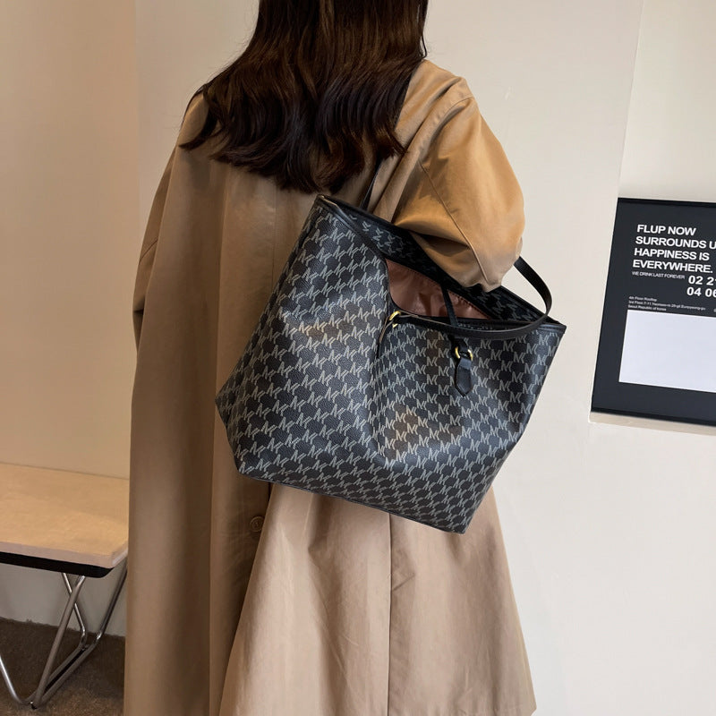 College student class bag women's fashion 2024 summer new trendy retro simple commuter shoulder bag tote bag