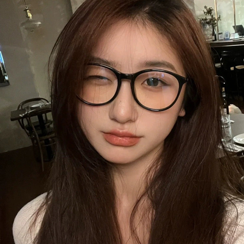 Xiaoxiangfeng black frame glasses female Internet celebrity plain artifact can be matched with degree ultra-light small face oval cat glasses frame 9071