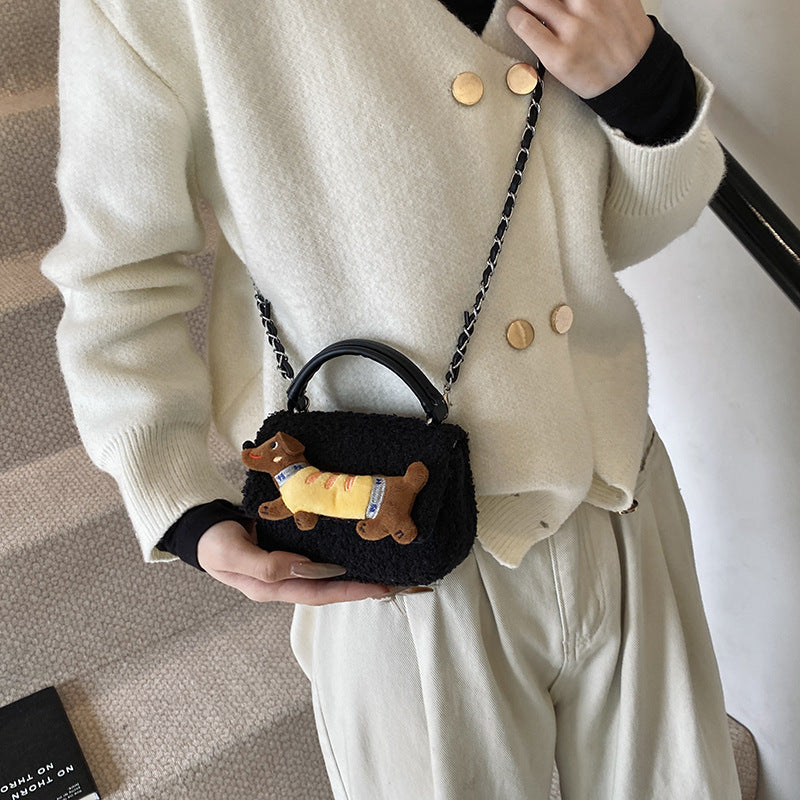 Winter hand carry plush cartoon dachshund dog small square bag 2024 new fashion casual foreign style fashionable shoulder bag