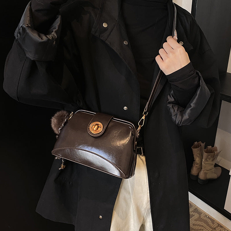 Winter new fashion trend exquisite small square bag gentle women's shoulder messenger bag women's bag retro bucket bag
