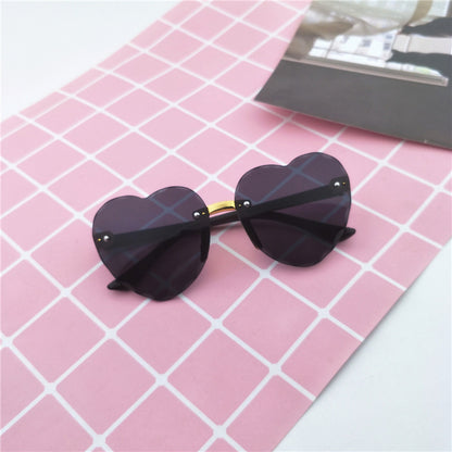 2020 Fashion Trimmed Children's Sunglasses Approval Peach Heart Cute Boy Girl Sunglasses Personalized Edge Ocean Pieces