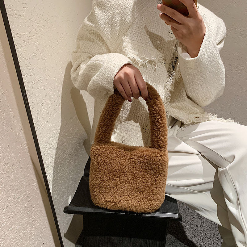 2023 autumn and winter new trend fluffy women's bag granular wool vegetable basket handbag plush cute bucket bag