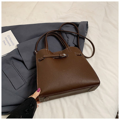Women's bag 2024 new handbag simple and fashionable shoulder tote bag niche personalized belt buckle messenger bag