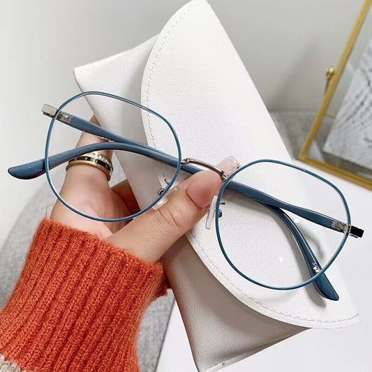 2023 new metal ultra-light anti-blue glasses fashion couple with high definition myopia glasses Internet celebrity flat glasses