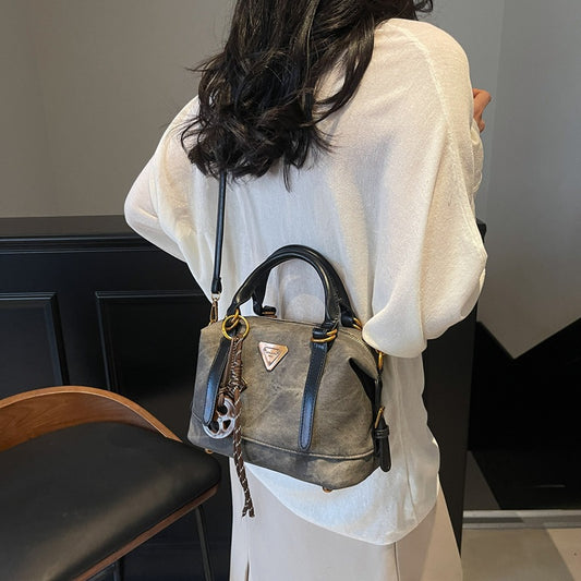Winter retro handbag bag women's bag 2025 new fashionable large-capacity versatile casual commuter messenger pillow bag