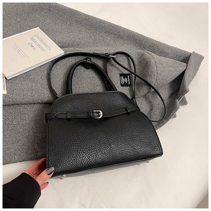 Winter new retro style commuter large-capacity handbag fashionable niche simple solid color Korean version commuter messenger bag