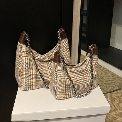 Woolen fashion large capacity 2024 foreign style chain new casual shoulder bag this year popular plaid messenger women's bag