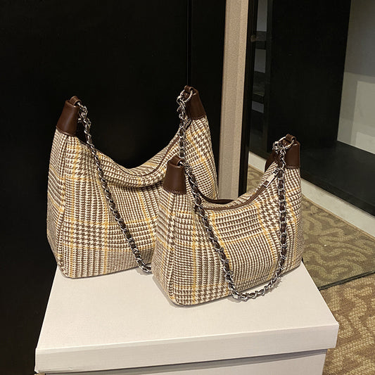Woolen fashion large capacity 2024 foreign style chain new casual shoulder bag this year popular plaid messenger women's bag