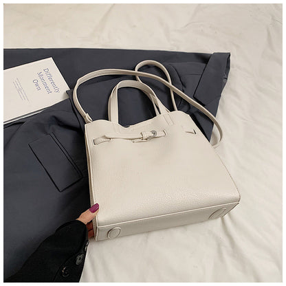 Women's bag 2024 new handbag simple and fashionable shoulder tote bag niche personalized belt buckle messenger bag