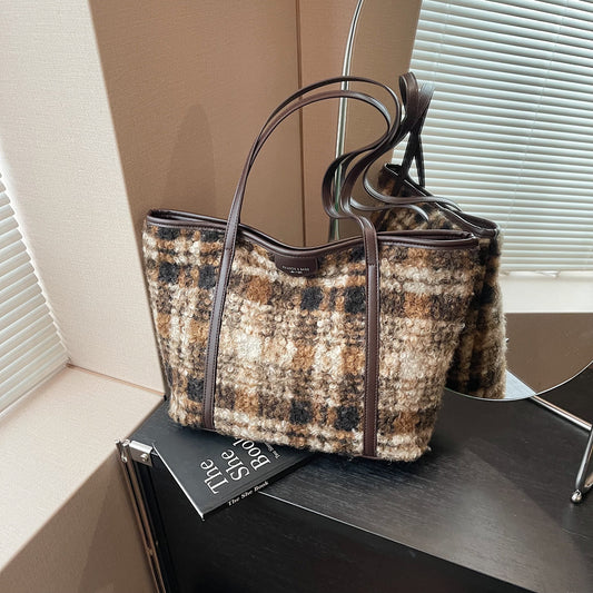 Woolen plaid single shoulder women's bag 2024 autumn and winter new niche versatile underarm large-capacity textured tote bag