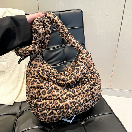Winter new cloud bag leopard print handbag women's pleated quilted bubble cotton clothing bag large capacity shoulder messenger bag