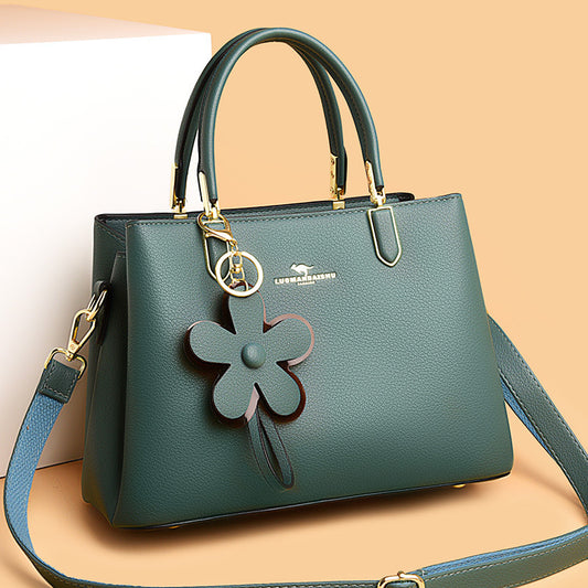 Women's bag 2023 new autumn and winter temperament handbag fashionable large capacity versatile shoulder messenger bag one piece delivery