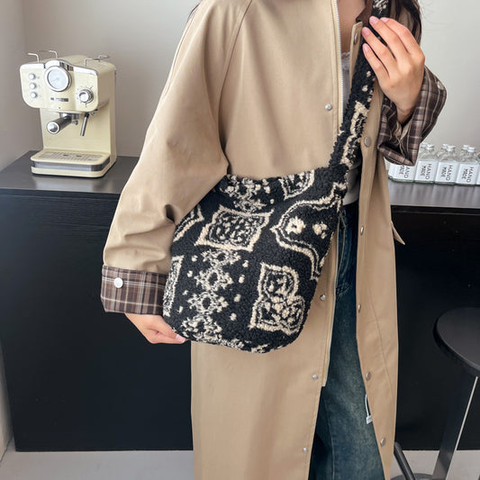 Winter new lamb wool shoulder bag bucket bag large capacity commuter messenger retro ethnic style fluff tote bag