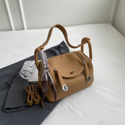 Women's bag 2024 new trendy fashion winter simple foreign style niche design messenger bag portable small square bag