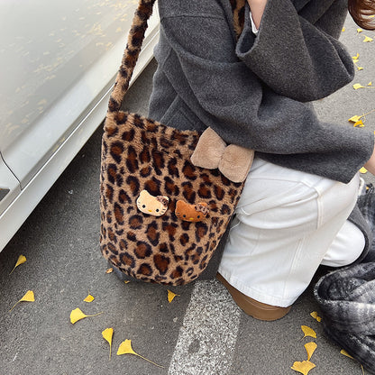 Winter leopard print plush bag women's 2024 new fashion portable bucket bag texture foreign style shoulder messenger bag