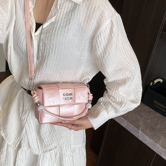 Woven small bag women's 2025 new spring personalized shoulder bag niche texture hand carry messenger bag small square bag