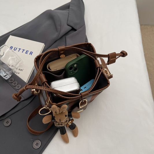 Woolen casual plaid bucket bag women's new 2024 autumn bag commuter high-end niche messenger bag