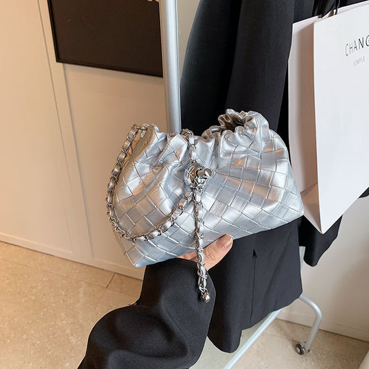 Woven bag women's 2024 new fashion niche pleated bucket bag personalized chain shoulder bag messenger bag