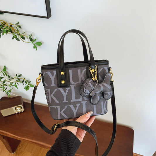 Women's high-end printed small bag Women's 2025 new large-capacity commuter shoulder crossbody vegetable basket bucket bag
