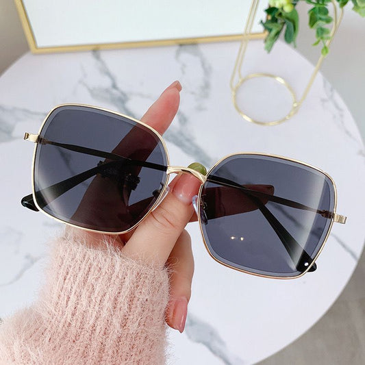 2023 new high-end large-frame sunglasses, UV-proof metal trimmed blush, big face and thin sunglasses for women