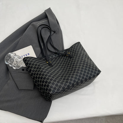 College student class bag women's fashion 2024 summer new trendy retro simple commuter shoulder bag tote bag