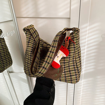 Woolen bag women's large-capacity 2024 winter new casual shoulder messenger bag plaid class commuter tote bag