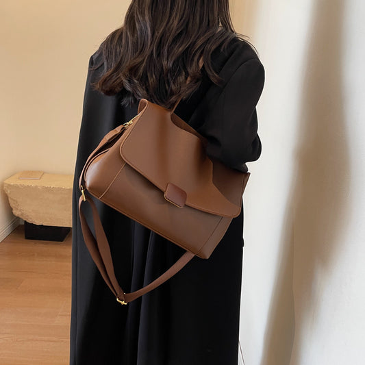 Women's bag autumn and winter large-capacity commuter bag new 2023 simple underarm bag niche high-end single shoulder messenger bag