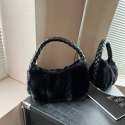 Winter new fluffy handbag niche plush cute commuter braid underarm bag simple shoulder plush bag
