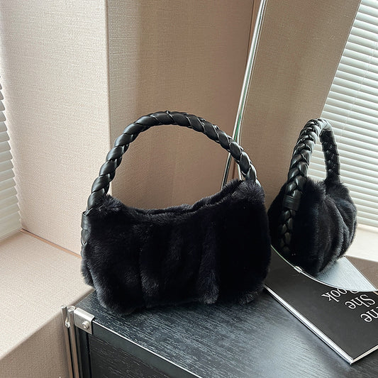 Winter new fluffy handbag niche plush cute commuter braid underarm bag simple shoulder plush bag