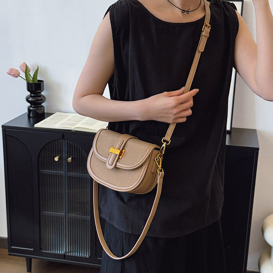 Wholesale Korean version niche design saddle bag travel new women's bag semi-round casual versatile shoulder messenger bag