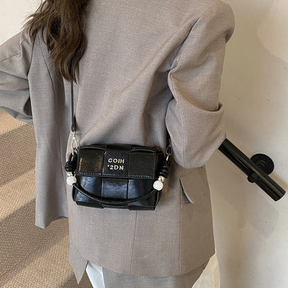 Woven small bag women's 2025 new spring personalized shoulder bag niche texture hand carry messenger bag small square bag