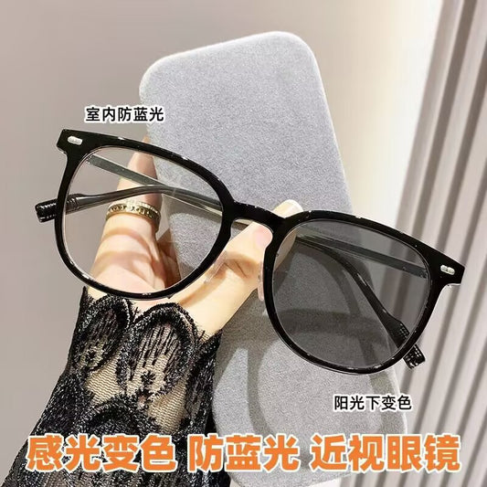 2023 fashion trendy pc Internet celebrity color-changing glasses no degree anti-blue glasses high definition color-changing myopia glasses