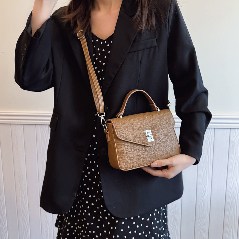 Niche light luxury messenger bag 2025 new handbag women large capacity fashion retro simple messenger small square bag women