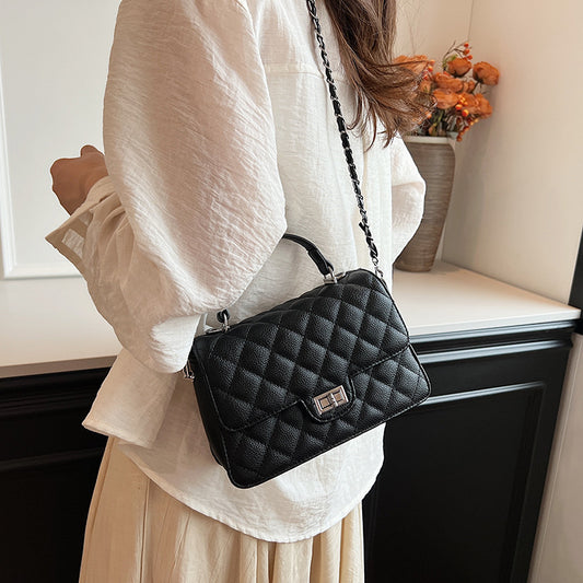 Xiaoxiangfeng diamond chain small square bag women's bag 2024 new versatile shoulder messenger bag simple portable underarm bag