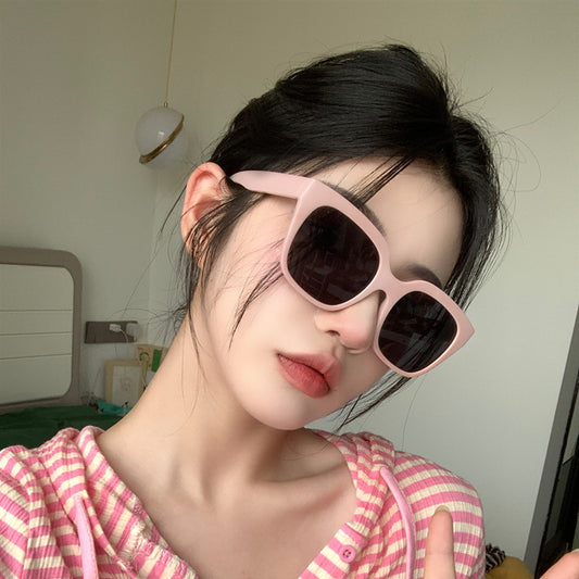 Women's sunglasses classic elegant ultra-light sunglasses men's Douyin Internet celebrity sunglasses wholesale stall