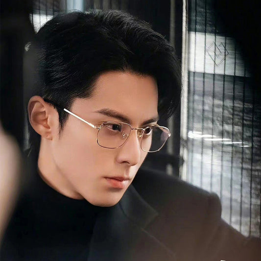 Yi Love is a hot seller in Douyin, the same anti-blue glasses, gold wire myopia frame, male matching degree, eye frame, female.