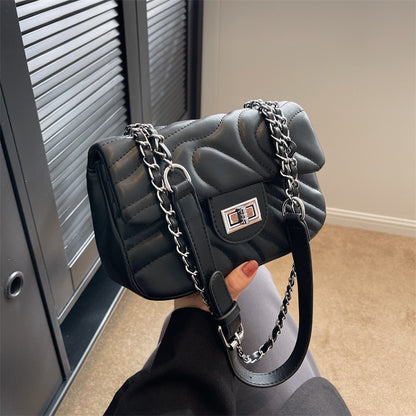 Wholesale shoulder small bag women's versatile 2023 summer new fashion texture chain messenger bag women's small square bag