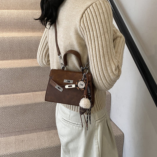 Winter retro portable small bag women's 2024 new fashion simple foreign style fashion messenger bag small square bag